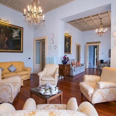 Sleeps 16 Pool Air Con Βίλα Moltrasio